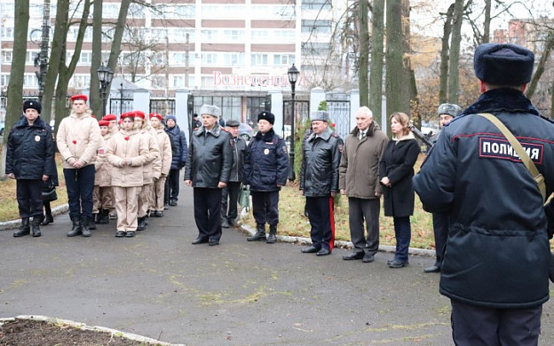 В Иванове почтили память погибших стражей правопорядка
